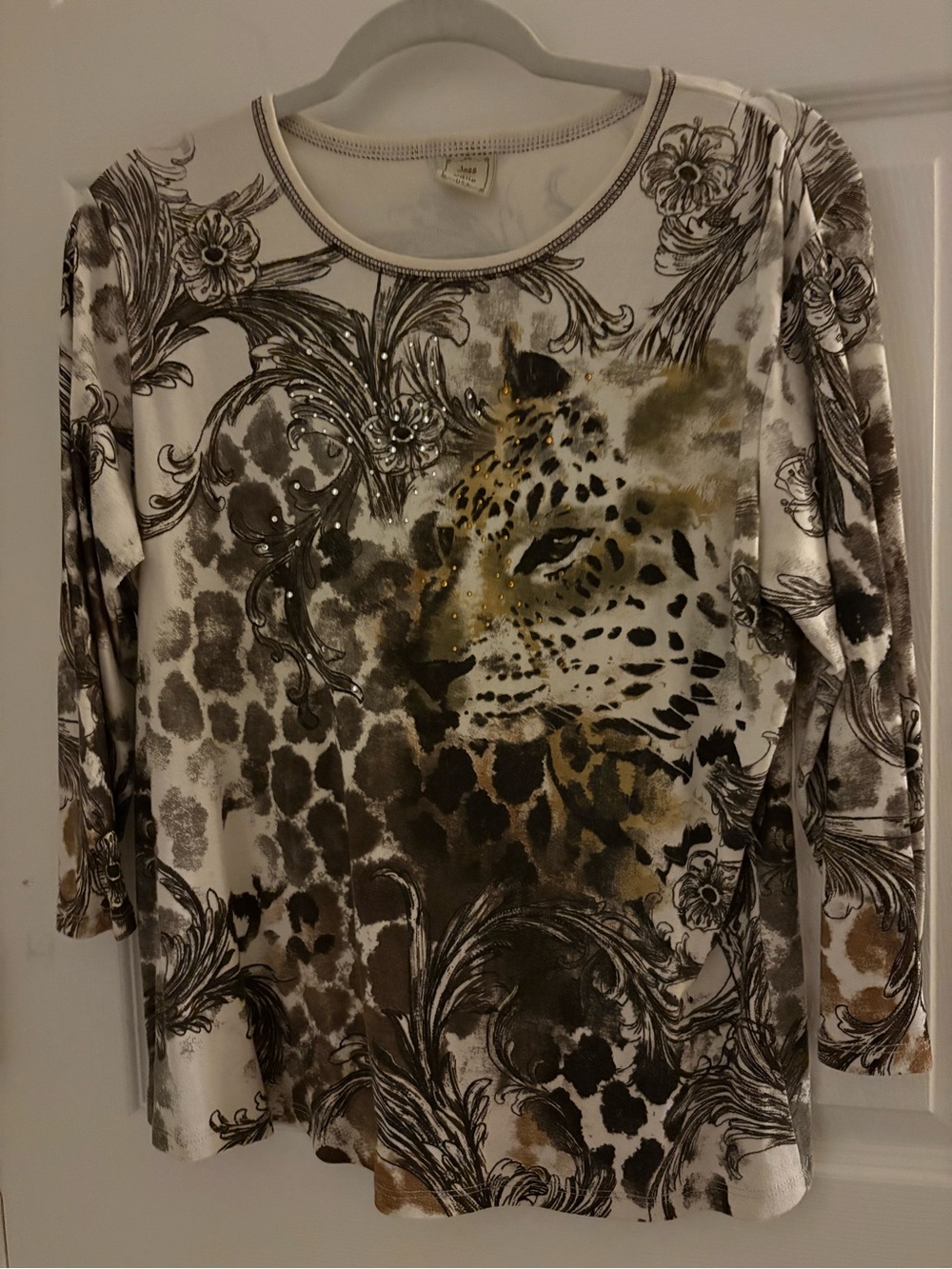 Women's Long Sleeve Leopard Graphic Top - White/Gold